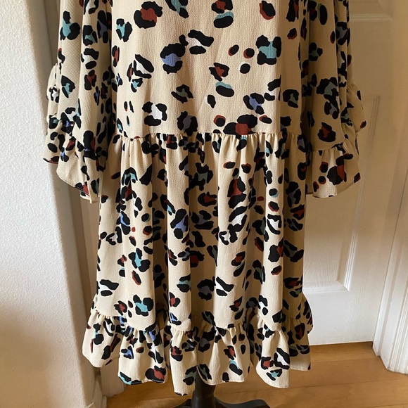 Leopard 🐾 Batwing Boutique Mini Dress Size Medium - Picture 4 of 10
